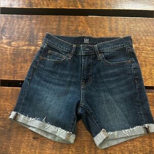 Dark jean shorts from GAP, size 24, never worn